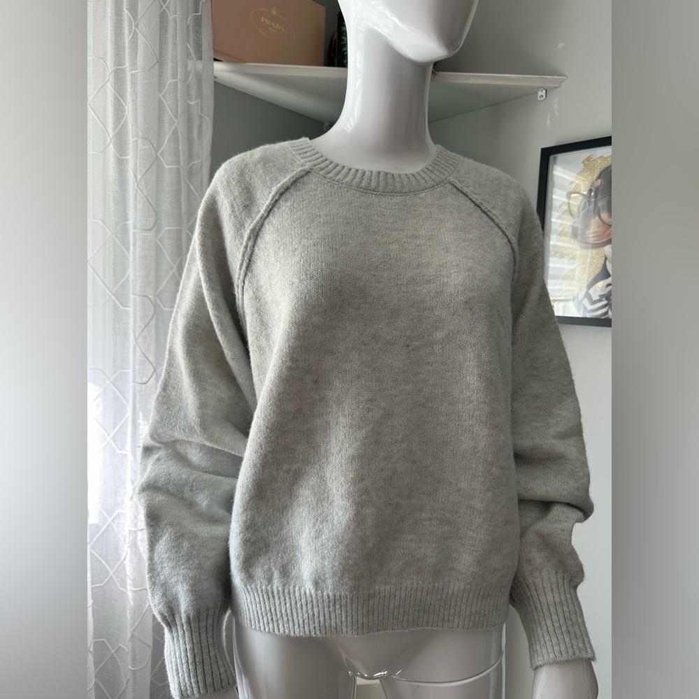 Gray Crew Neck Sweater with Ribbed Detailing